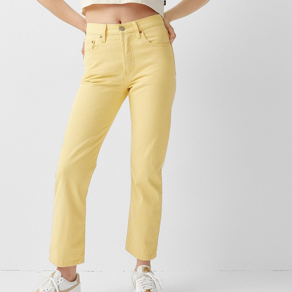 NWT 🌼 Levi’s 501 Cropped Jean in Botanical Yellow